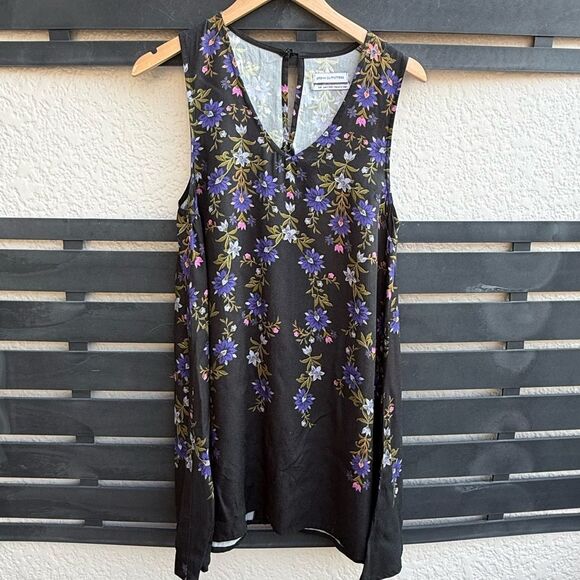 Urban Outfitters Sleeveless Floral V-Neck Swing Dress in Black | Size Small - Picture 1 of 6